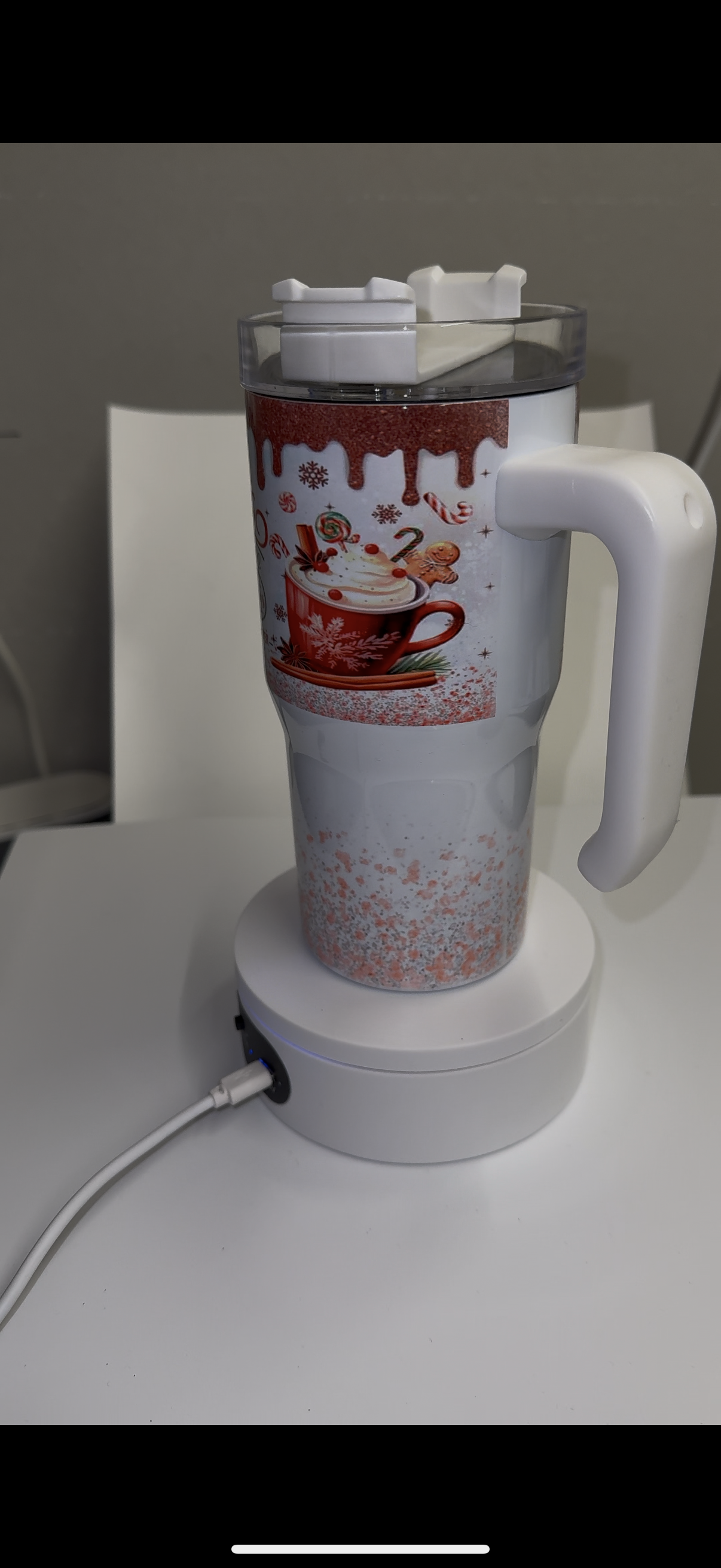 Northpole Hot Chocolate Co. 20oz tumbler with handle