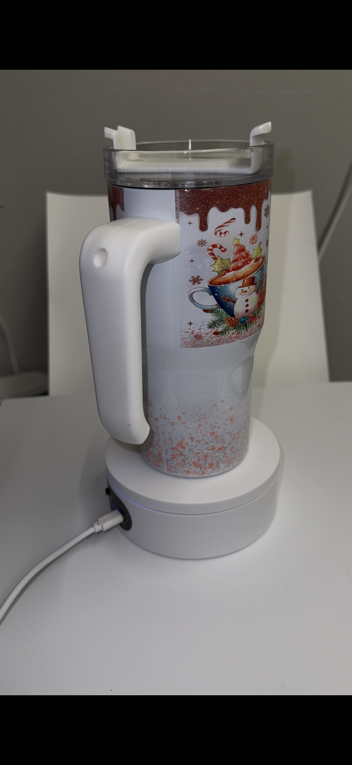 Northpole Hot Chocolate Co. 20oz tumbler with handle