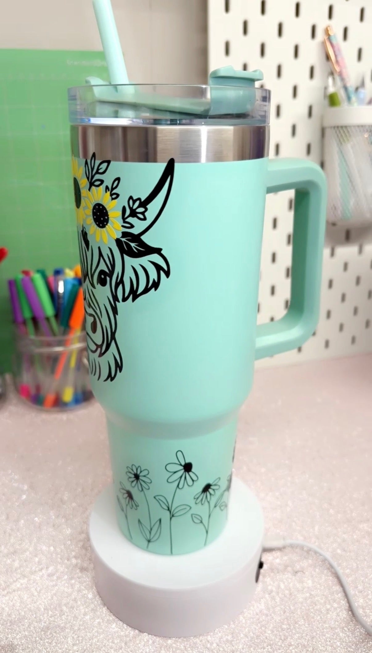 Highland Cow decorated 40oz tumbler with handle - customisable