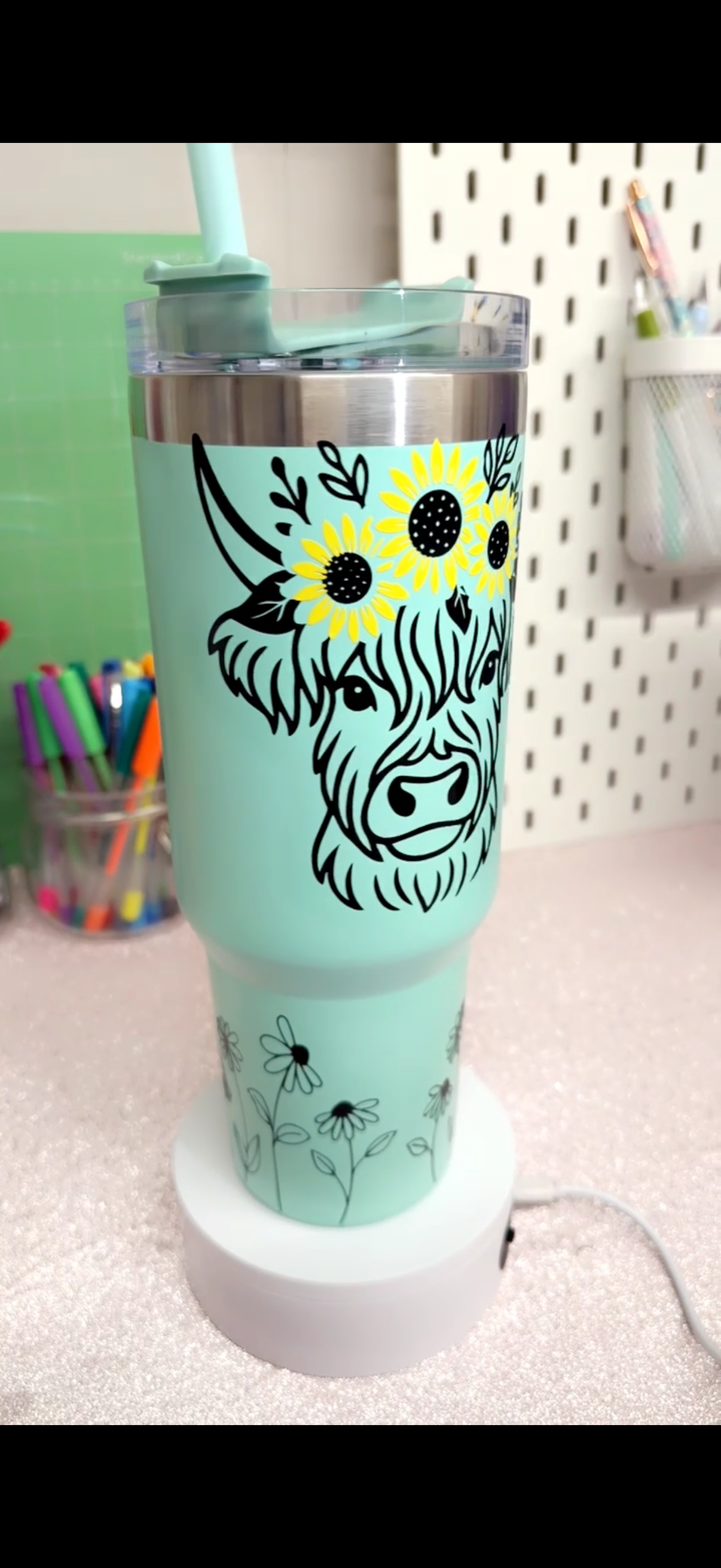 Highland Cow decorated 40oz tumbler with handle - customisable