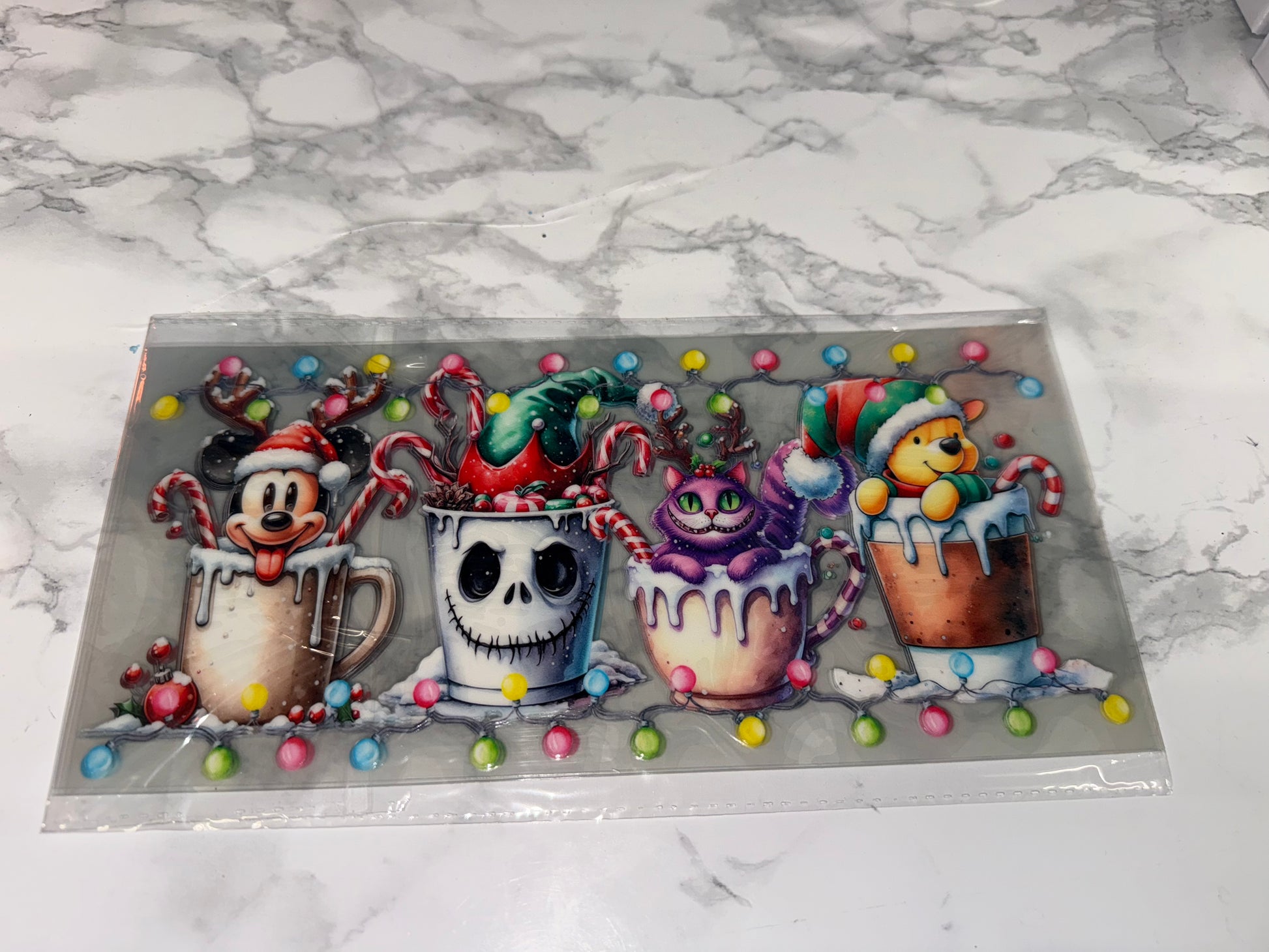 Xmas characters kids faves cup wrap
